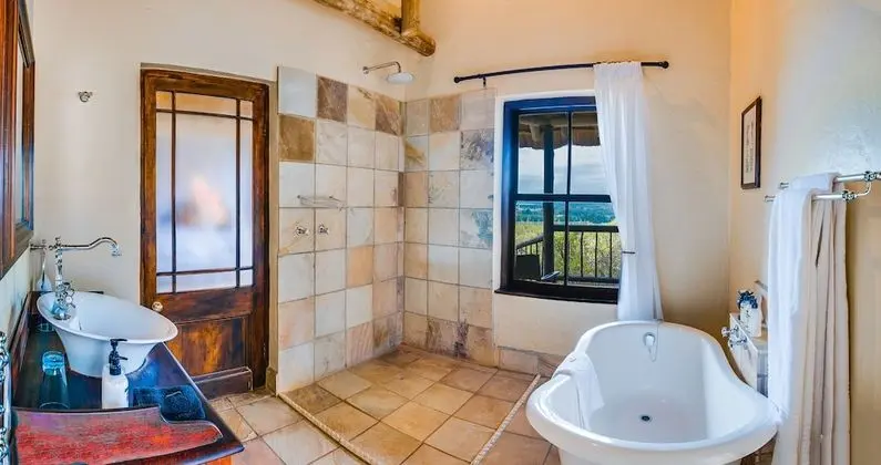 Luxury Tek Büyük veya İki Ayrı Yataklı Oda