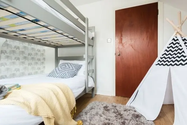 Apart Daire, 6 Yatak Odası