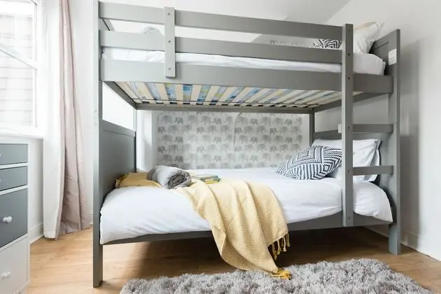 Apart Daire, 6 Yatak Odası