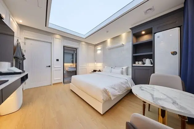 Comfort Tek Büyük Yataklı Oda