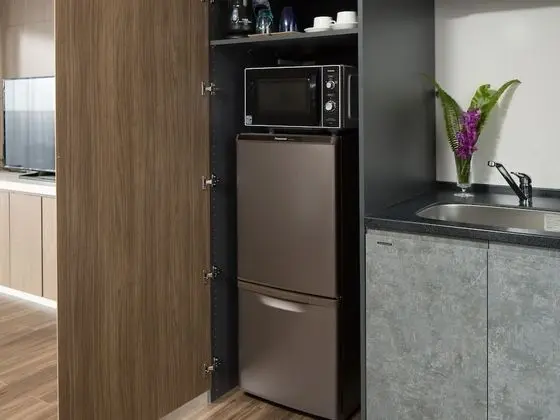 Süit, Sigara İçilmez (High Floor)