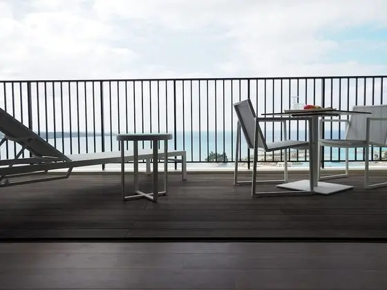 Süit, Sigara İçilmez (High Floor)