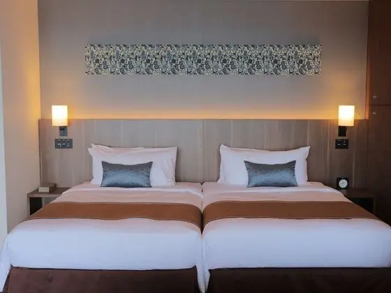 Süit, Sigara İçilmez (High Floor)