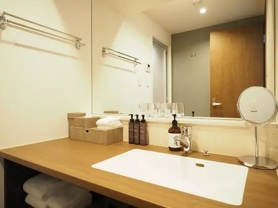 Süit, Sigara İçilmez (High Floor)