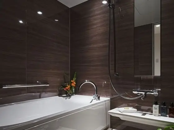 Süit, Sigara İçilmez (High Floor)