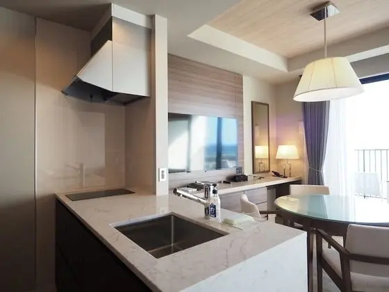 Süit, Sigara İçilmez (High Floor)