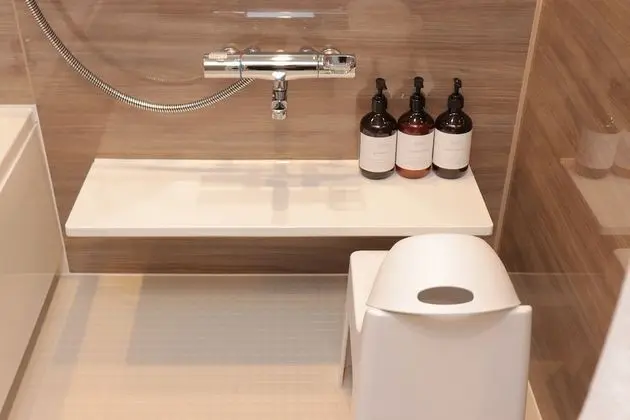 Süit, Sigara İçilmez (High Floor)