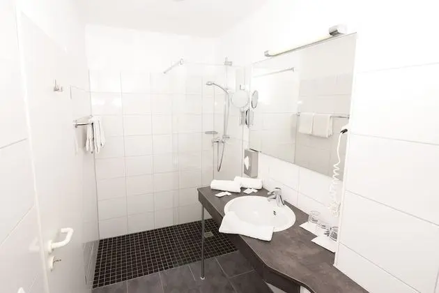 Comfort Tek Büyük veya İki Ayrı Yataklı Oda