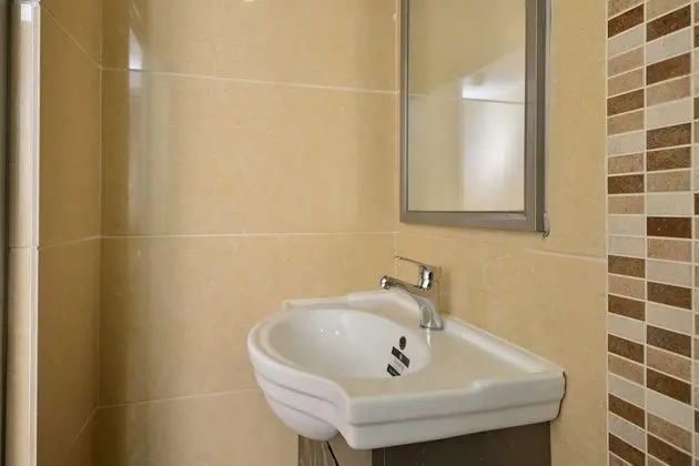 Exclusive Tek Büyük Yataklı Oda