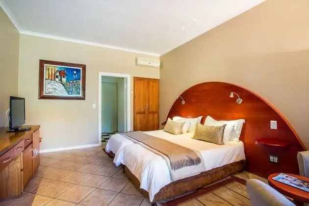 B. Superior room