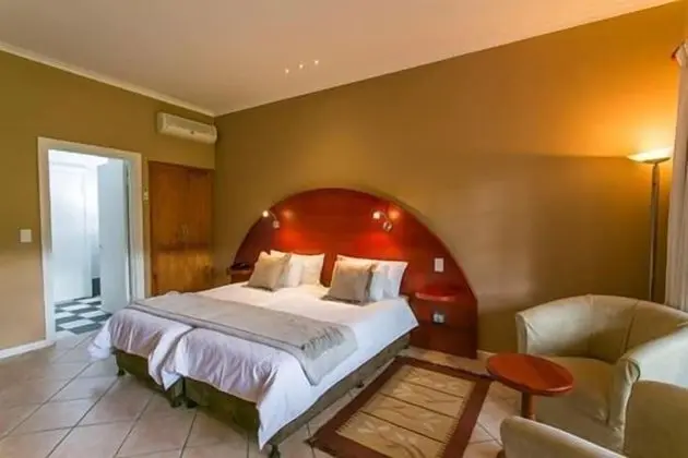 B. Superior room