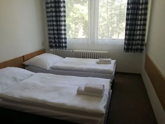 Tek Büyük veya İki Ayrı Yataklı Oda, Banyolu/Duşlu, Bahçe Manzaralı