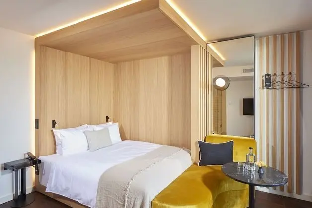 Boutique Room