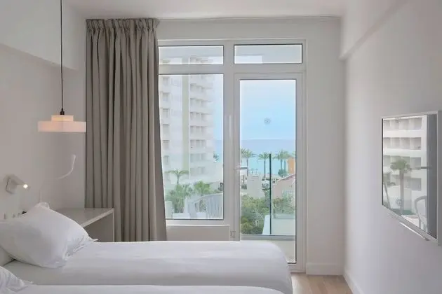 Tek Büyük Yataklı Oda, Kısmi Deniz Manzaralı