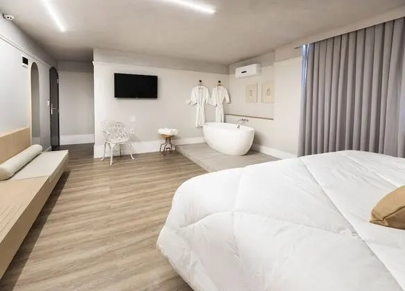 Deluxe Tek Büyük Yataklı Oda