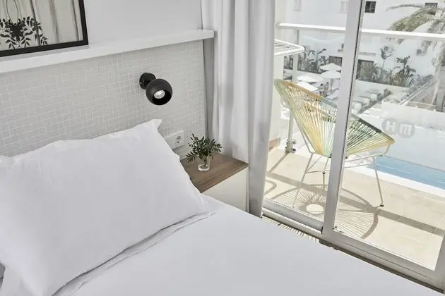 Üç Kişilik Oda, Balkon (2 Adults + 1 Child)