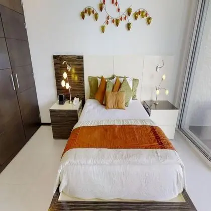 Luxury Oda