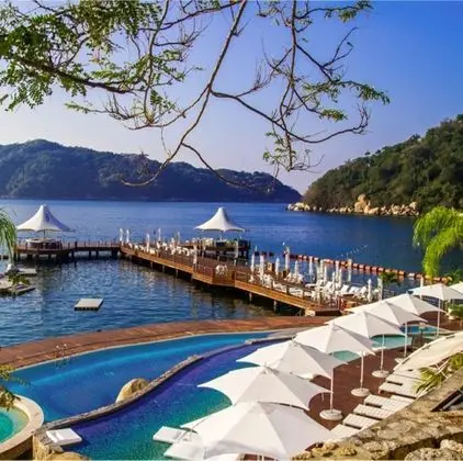 Luxury Oda