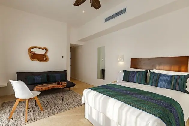 Junior Suite with terrace and city view