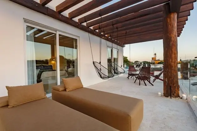 Junior Suite with terrace and city view