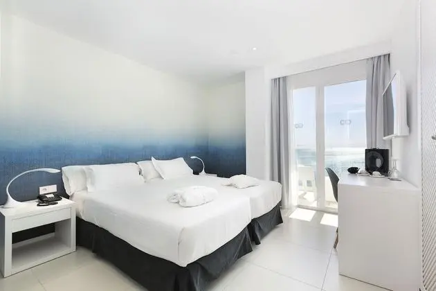 Premium Büyük Yataklı Tek Kişilik Oda, Balkon, Deniz Manzaralı