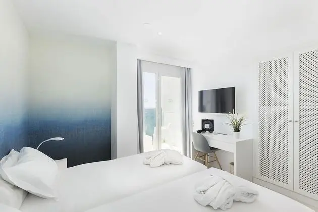 Premium Büyük Yataklı Tek Kişilik Oda, Balkon, Deniz Manzaralı