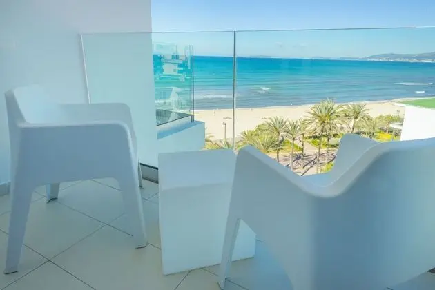 Premium Tek Büyük Yataklı Oda, Balkon, Kısmi Deniz Manzaralı