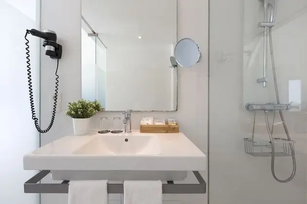 Tek Büyük Yataklı Oda, Balkon, Deniz Manzaralı