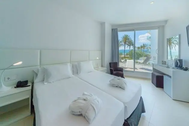 Tek Büyük Yataklı Oda, Balkon, Deniz Manzaralı