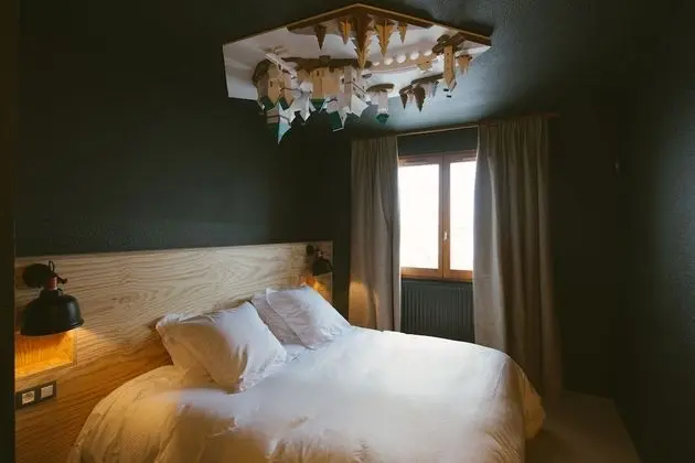 Tek Büyük Yataklı Oda (Ho My God)