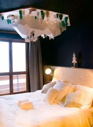 Tek Büyük Yataklı Oda (Ho My God)