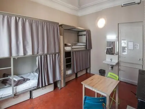 Büyük Yataklı Tek Kişilik Oda, 1 Tek Kişilik Yatak, Ortak Banyo