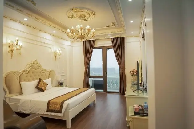 Luxury Oda