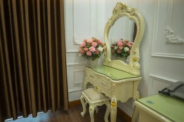 Luxury Oda
