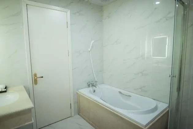 Luxury Oda