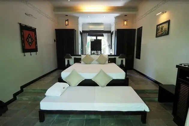 Luxury Oda