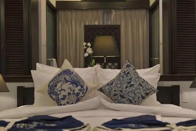 Luxury Oda
