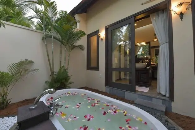 Luxury Oda