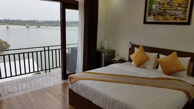Deluxe Oda, Balkon, Nehir Manzaralı