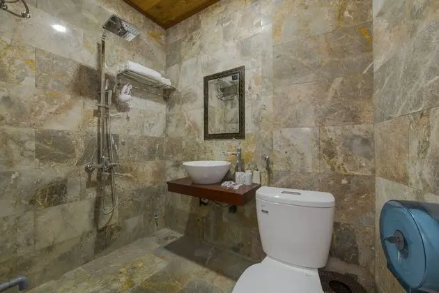 Deluxe Tek Büyük Yataklı Oda, 1 En Büyük (King) Boy Yatak, Balkon, Bahçe Manzaralı