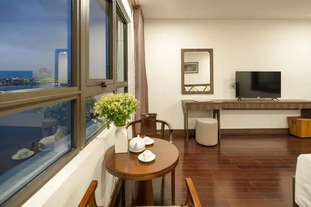 Deluxe Tek Büyük Yataklı Oda, Nehir Manzaralı