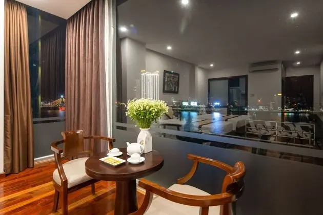 Deluxe Tek Büyük Yataklı Oda, Nehir Manzaralı