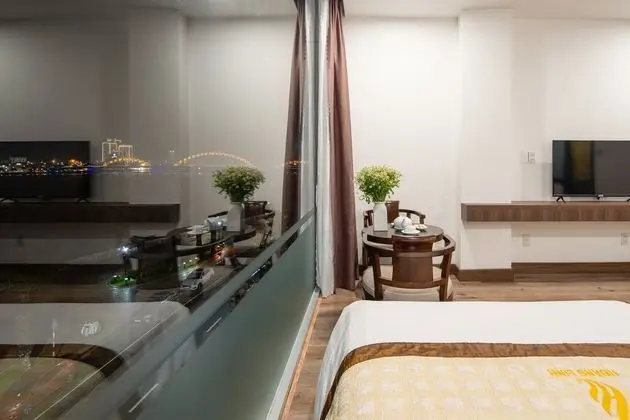 Deluxe Tek Büyük Yataklı Oda, Nehir Manzaralı
