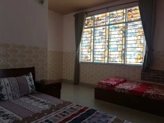Tek Büyük Yataklı Oda, 2 Çift Kişilik Yatak