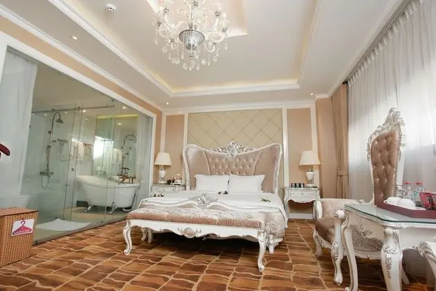Deluxe Tek Büyük Yataklı Oda
