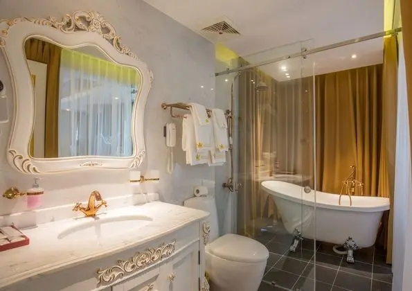 Deluxe Tek Büyük Yataklı Oda