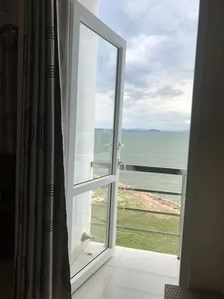 Sunflowers Suite, Sea View (Double)