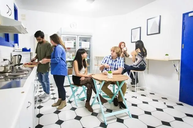 Basic Ortak Ranzalı Oda, Sadece erkekler için, Ortak Banyo (6 Bed)