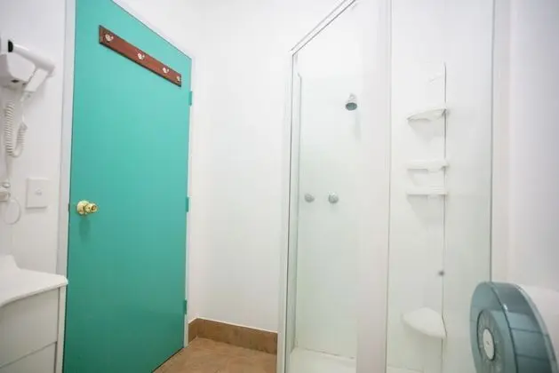Basic Ortak Ranzalı Oda, Sadece erkekler için, Ortak Banyo (6 Bed)