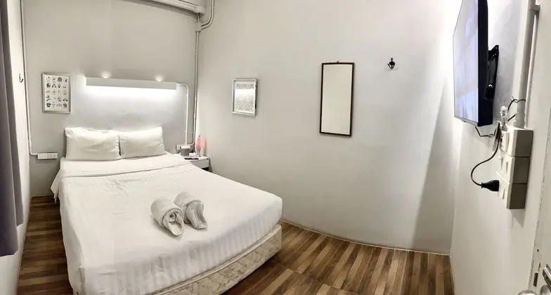 Private Room 1 with Shared Bathroom